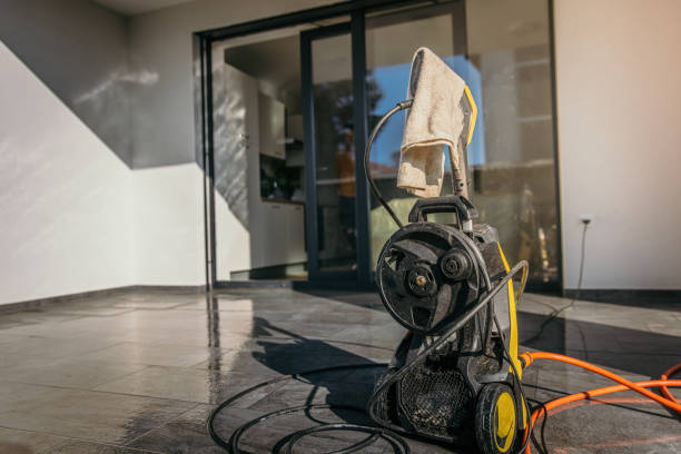 Best Animal Enclosure Cleaning  in Feather Sound, FL